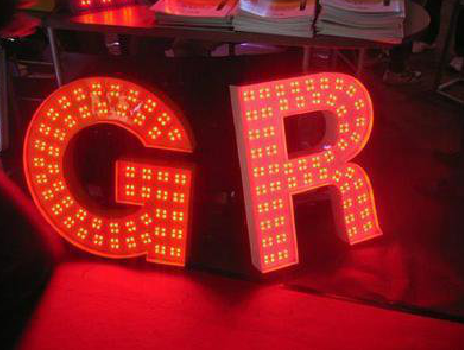 开远LED发光字常见的安装误区。